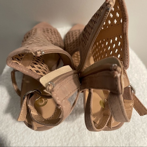 Chase + Chloe strap sling back zip stiletto heels tan 7.5 - Picture 11 of 12